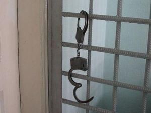 У кримському райвідділі міліції повісився затриманий У кримському райвідділі міліції повісився затриманий