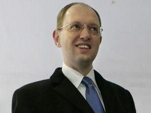 Яценюк обіцяє привести своїм мерам іноземних консультантів Яценюк обіцяє привести своїм мерам іноземних консультантів