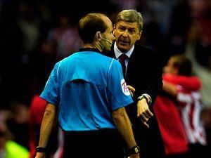 Венгер дискаліфікований на один матч Венгер дискаліфікований на один матч