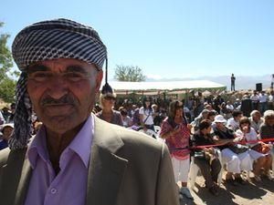 Курди хочуть курдську мову і не пускають дітей до школи Курди хочуть курдську мову і не пускають дітей до школи