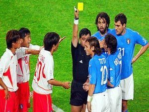 Скандально відомий арбітр ФІФА перевозив 4,5 кг героїну Скандально відомий арбітр ФІФА перевозив 4,5 кг героїну