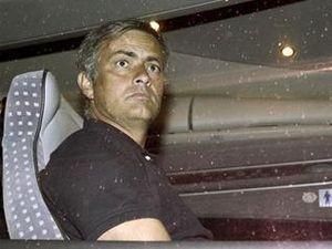 "Ліон" хоче бачити на тренерському містку Моурінью "Ліон" хоче бачити на тренерському містку Моурінью