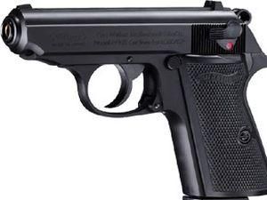 Розгніваний футболіст розстріляв журналіста Розгніваний футболіст розстріляв журналіста