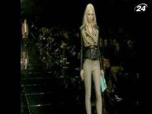 Крістофер Бейлі представив довгоочікувану колекцію весна-літо 2011 Крістофер Бейлі представив довгоочікувану колекцію весна-літо 2011