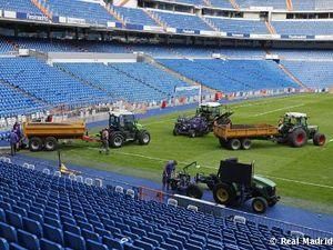 На "Сантьяго Бернабеу" оновлять газон На "Сантьяго Бернабеу" оновлять газон