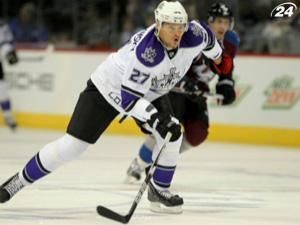 Олексій Понікаровський набрав перше очко у складі "Лос-Анджелеса" Олексій Понікаровський набрав перше очко у складі "Лос-Анджелеса"