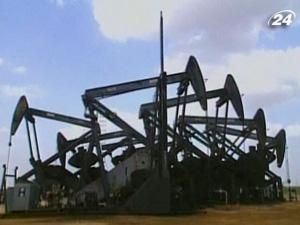 На світовому ринку ціни на нафту падають На світовому ринку ціни на нафту падають