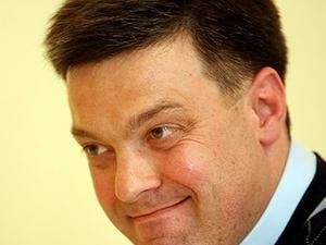 Тягнибок вимагає стратити Табачника Тягнибок вимагає стратити Табачника