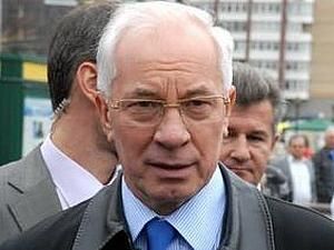 В Одесі Азаров подивився яйця, молоко, картоплю і гречку В Одесі Азаров подивився яйця, молоко, картоплю і гречку