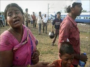 В Індії з рейок зійшов поїзд, внаслідок чого постраждали 12 людей В Індії з рейок зійшов поїзд, внаслідок чого постраждали 12 людей