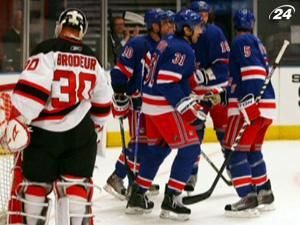 Руслан Федотенко вийшов на лід у складі "Рейнджерс" Руслан Федотенко вийшов на лід у складі "Рейнджерс"