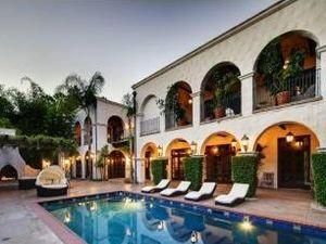 Хіларі Дафф продає за 7 млн. дол. свій особняк Хіларі Дафф продає за 7 млн. дол. свій особняк