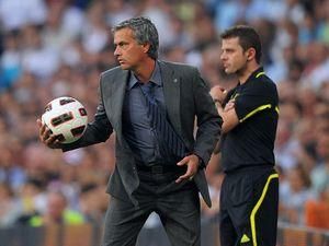 Моурінью: Деякі команди здаються у матчах проти "Барселони" Моурінью: Деякі команди здаються у матчах проти "Барселони"