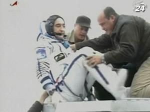 Космічний корабель "Союз" успішно приземлився в Казахстані Космічний корабель "Союз" успішно приземлився в Казахстані