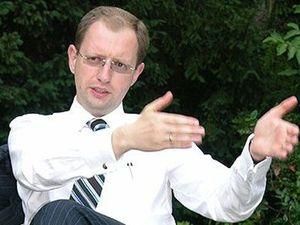 Яценюк вимагає референдуму Яценюк вимагає референдуму