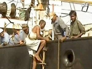 Сомалійські пірати взяли в полон 12 українських моряків Сомалійські пірати взяли в полон 12 українських моряків