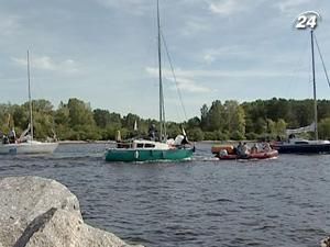 У Києві триває перший етап парусної регати У Києві триває перший етап парусної регати