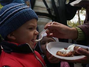 У Коростені випекли 136-кілограмовий дерун зі 150 кг картоплі У Коростені випекли 136-кілограмовий дерун зі 150 кг картоплі