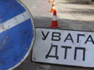 В Одесі ДАІ-шники врізалися в машину з молодятами