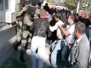 У Бердянську податківці та робітники підприємства влаштували перестрілку У Бердянську податківці та робітники підприємства влаштували перестрілку