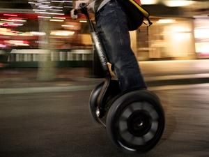 Власник компанії Segway загинув під час поїздки на Segway Власник компанії Segway загинув під час поїздки на Segway