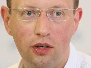 Яценюк хоче забрати гроші у влади для ЖКГ Яценюк хоче забрати гроші у влади для ЖКГ