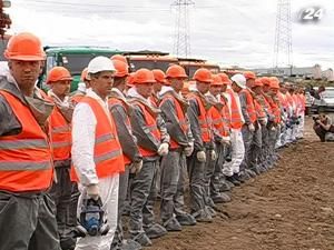 З Калуша, що на Прикарпатті, почали вивозити отруту З Калуша, що на Прикарпатті, почали вивозити отруту