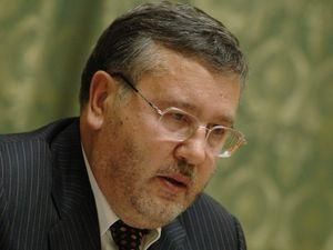 Гриценко: Янукович вже майже перетворився на Кучму