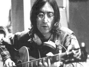 Журнал Vanity Fair опублікував уявне інтерв'ю з Джоном Ленноном Журнал Vanity Fair опублікував уявне інтерв'ю з Джоном Ленноном