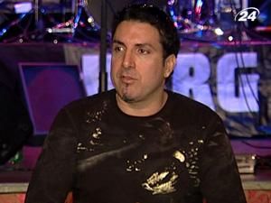 До столиці завітав клавішник-віртуоз зі США Дерек Шеринян До столиці завітав клавішник-віртуоз зі США Дерек Шеринян