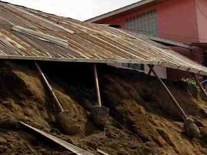 Мексика: внаслідок зсуву під землею опинились сотні будинків Мексика: внаслідок зсуву під землею опинились сотні будинків