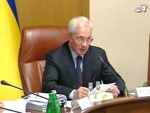 Азаров доручив розробити програму продовольчого самозабезпечення Азаров доручив розробити програму продовольчого самозабезпечення