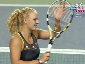 Возняцкі продовжує наздоганяти у рейтингу Серену Вільямс Возняцкі продовжує наздоганяти у рейтингу Серену Вільямс