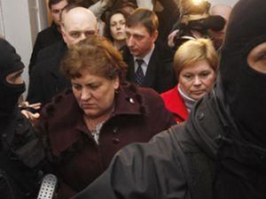 Бухгалтера НАК "Нафтогаз Україна" везуть в Україну Бухгалтера НАК "Нафтогаз Україна" везуть в Україну