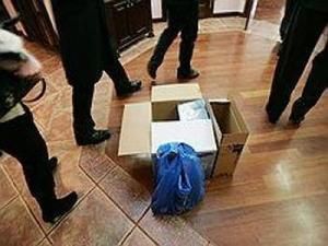 БЮТ: СБУ продовжує обшуки у офісах БЮТівців БЮТ: СБУ продовжує обшуки у офісах БЮТівців