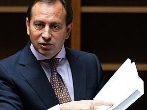 Томенко попросив Азарова припинити витік капіталу через Кіпр Томенко попросив Азарова припинити витік капіталу через Кіпр