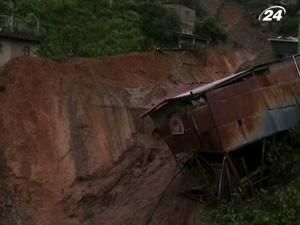 На півдні Мексики зсуви вбили 18 людей На півдні Мексики зсуви вбили 18 людей