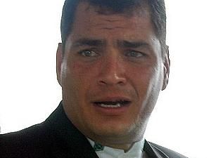 Еквадор: військові захопили аеропорт, поліція — головну дорогу і міст Еквадор: військові захопили аеропорт, поліція — головну дорогу і міст