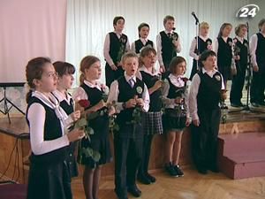 У столичних школах відзначили День учителя У столичних школах відзначили День учителя