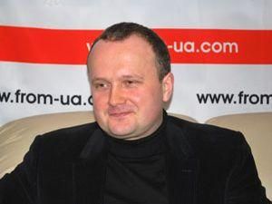 БЮТ: Янукович поміняв Конституцію, бо нікому не довіряє БЮТ: Янукович поміняв Конституцію, бо нікому не довіряє