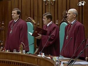 Тема тижня: КСУ повернув Україну в 1996 рік