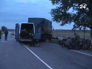 Внаслідок ДТП на Донеччині загинули 6 пасажирів маршрутки - 4 жовтня 2010 - Телеканал новин 24