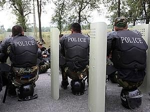 Киргизія: бійці "Альфа" оголосили безстроковий мітинг біля будівлі уряду Киргизія: бійці "Альфа" оголосили безстроковий мітинг біля будівлі уряду