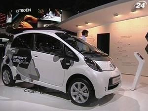 Вітаємо у Парижі на одному з найбільших у світі автомобільних салонів Вітаємо у Парижі на одному з найбільших у світі автомобільних салонів