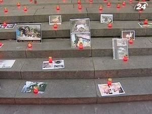 У столиці до Дня захисту тварин запалили поминальні свічки У столиці до Дня захисту тварин запалили поминальні свічки