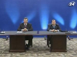 Янукович та Медведєв вибудовують мости