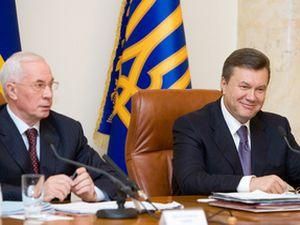 Янукович Азарову: треба зміцнити вертикаль влади