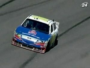 Чинний чемпіон Джимі Джонсон очолив загальний залік Чинний чемпіон Джимі Джонсон очолив загальний залік