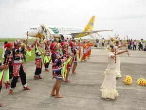 Філіппінські стюардеси інструктуватимуть пасажирів в танці під музику Lady Gaga