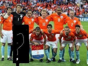 Де Йонг зламав ногу супернику і кар’єру у збірній Де Йонг зламав ногу супернику і кар’єру у збірній